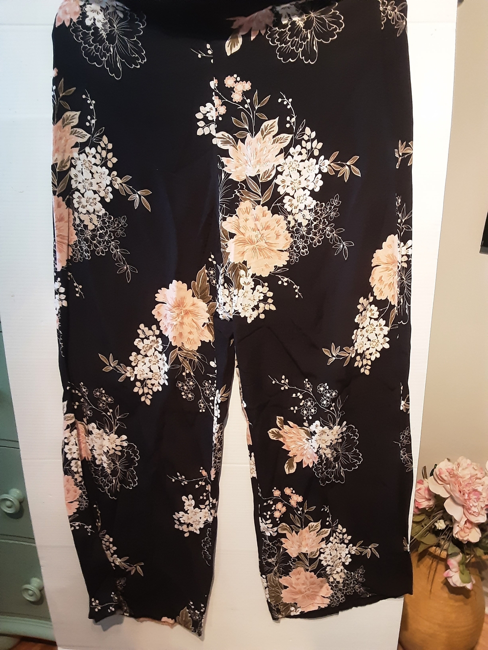 Dynamite Black Wide-Leg Pants with Peach & Cream Floral Print